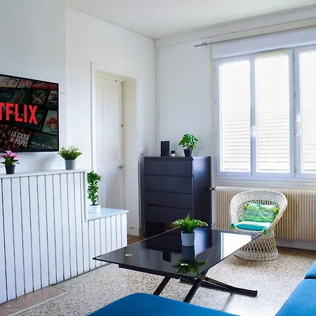 Bleu Appartement *